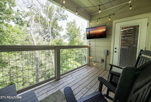 855 Osprey Way, Pigeon Forge, TN 37863