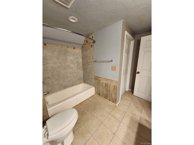 518 N 4th St, Sterling, CO 80751