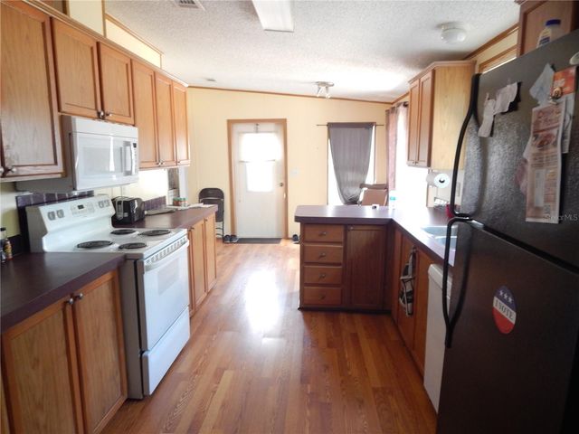 900 COLUMBIA AVENUE, St Cloud, FL 34769