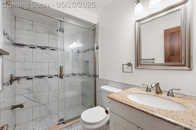 25136 Westmoreland Drive, Farmington, MI 48336