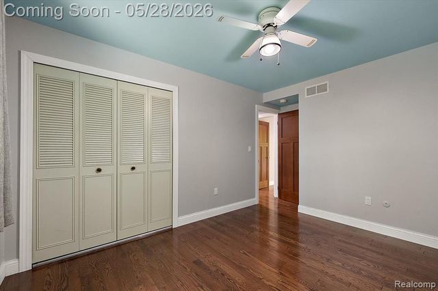 25136 Westmoreland Drive, Farmington, MI 48336