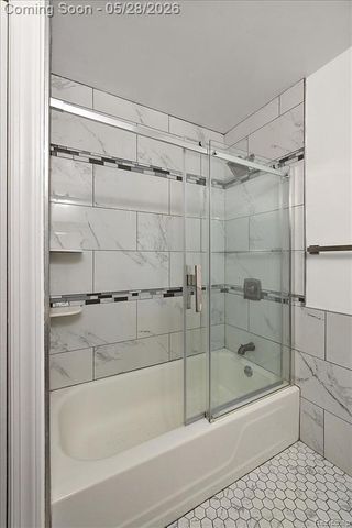 25136 Westmoreland Drive, Farmington, MI 48336