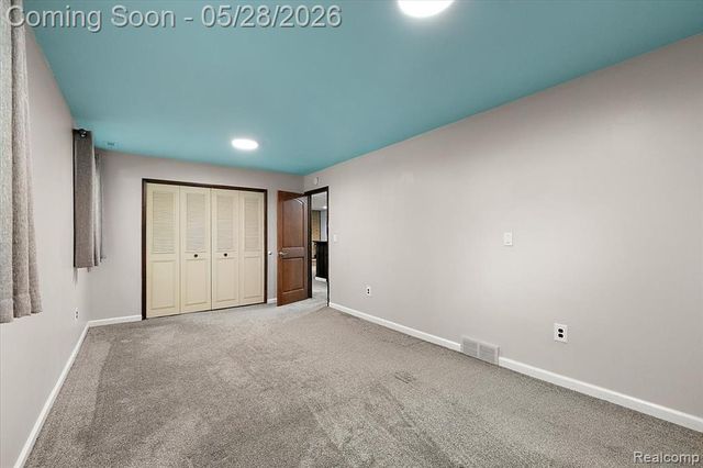 25136 Westmoreland Drive, Farmington, MI 48336