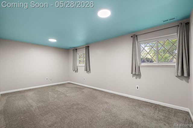 25136 Westmoreland Drive, Farmington, MI 48336