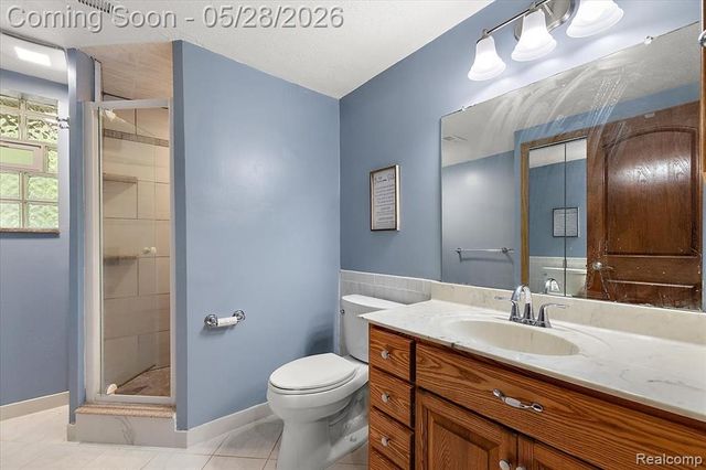 25136 Westmoreland Drive, Farmington, MI 48336