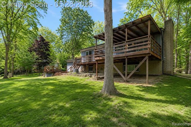 25136 Westmoreland Drive, Farmington, MI 48336