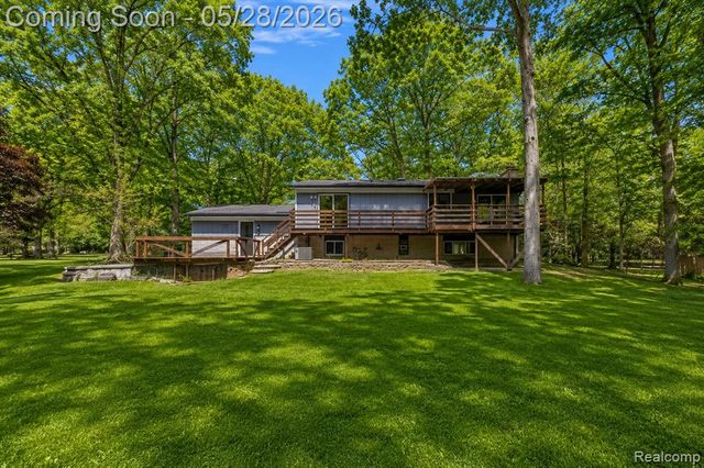 25136 Westmoreland Drive, Farmington, MI 48336