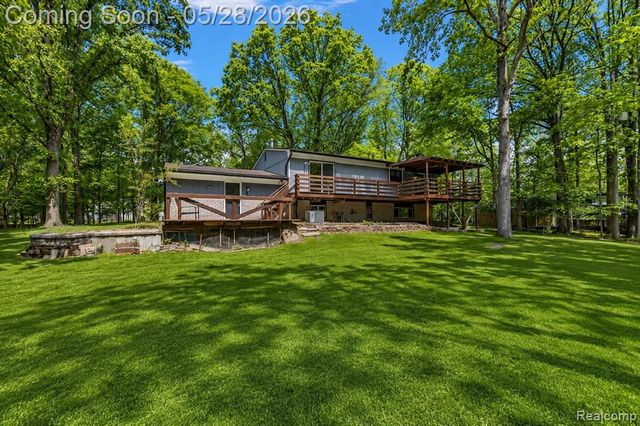 25136 Westmoreland Drive, Farmington, MI 48336
