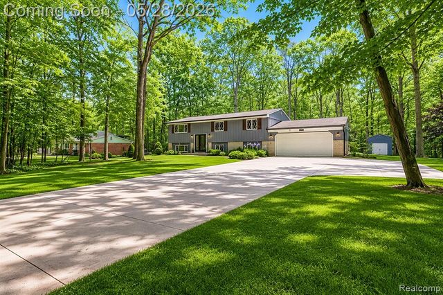25136 Westmoreland Drive, Farmington, MI 48336