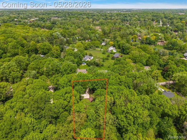 25136 Westmoreland Drive, Farmington, MI 48336