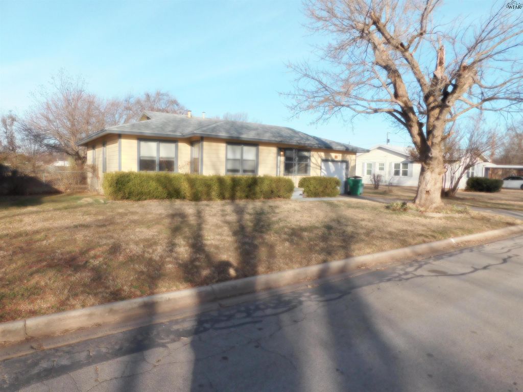 204 MIMOSA STREET, Burkburnett, TX 76354