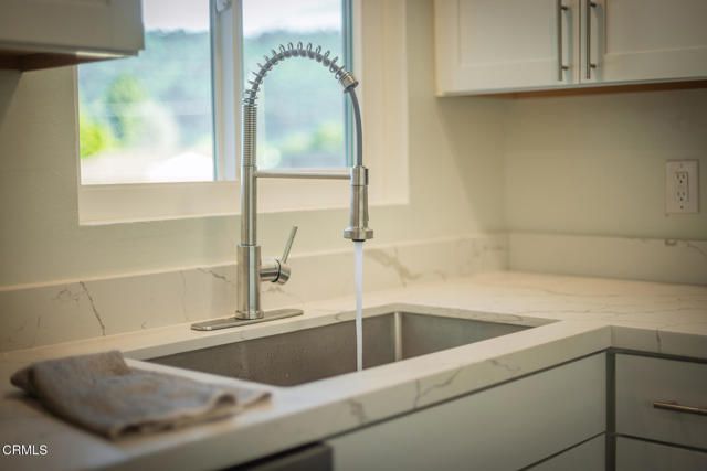 75 Maxine Avenue, Oak View, CA 93022