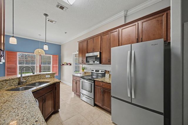 2202 Palo Alto Street, Navarre, FL 32566