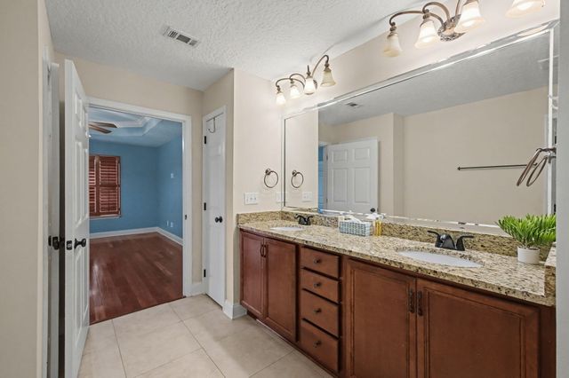 2202 Palo Alto Street, Navarre, FL 32566