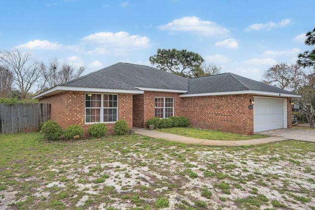 2202 Palo Alto Street, Navarre, FL 32566