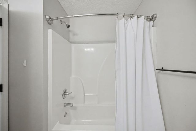 2202 Palo Alto Street, Navarre, FL 32566