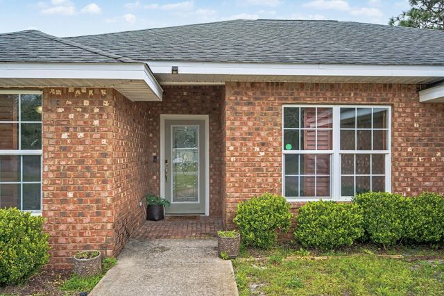 2202 Palo Alto Street, Navarre, FL 32566