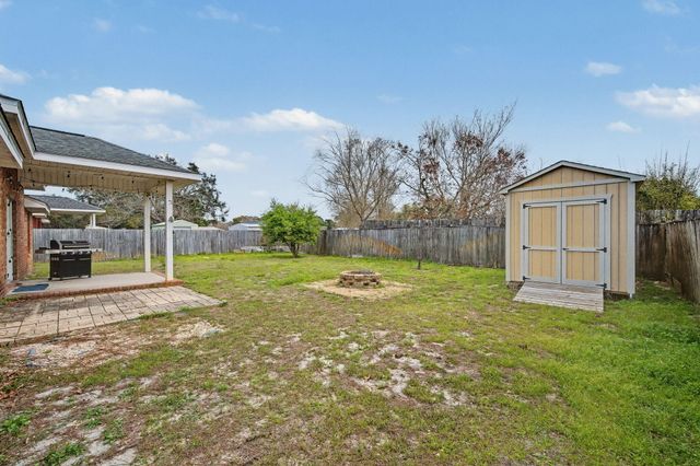 2202 Palo Alto Street, Navarre, FL 32566