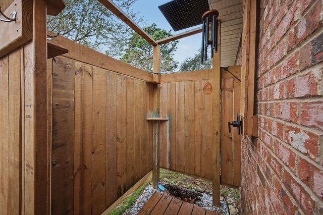 2202 Palo Alto Street, Navarre, FL 32566