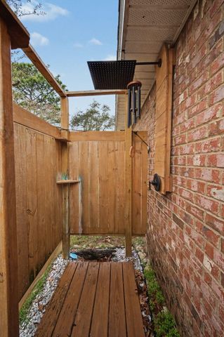 2202 Palo Alto Street, Navarre, FL 32566