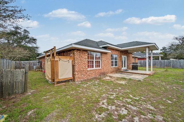 2202 Palo Alto Street, Navarre, FL 32566