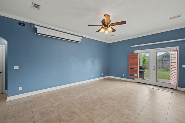 2202 Palo Alto Street, Navarre, FL 32566