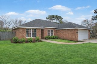 2202 Palo Alto Street, Navarre, FL 32566