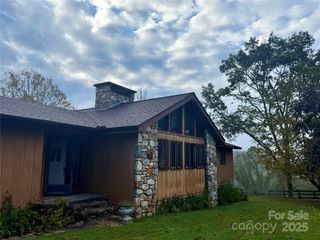 725 Ridge Road, Spruce Pine, NC 28777