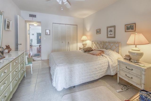 2440 W Lake Osborne Drive 210, Lake Worth, FL 33461
