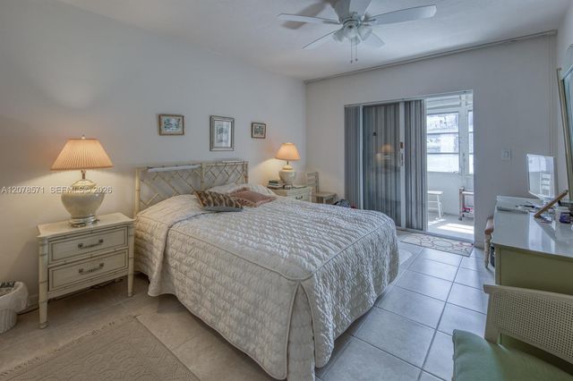 2440 W Lake Osborne Drive 210, Lake Worth, FL 33461