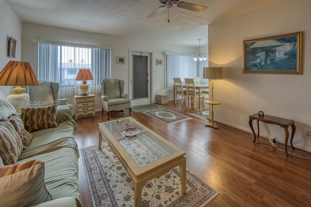 2440 W Lake Osborne Drive 210, Lake Worth, FL 33461