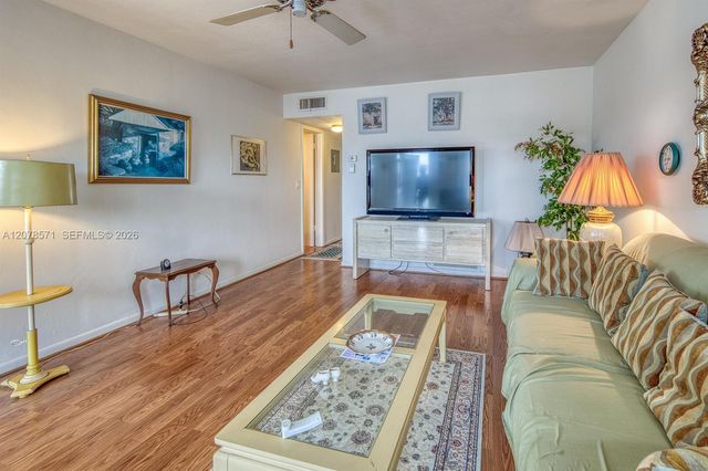 2440 W Lake Osborne Drive 210, Lake Worth, FL 33461