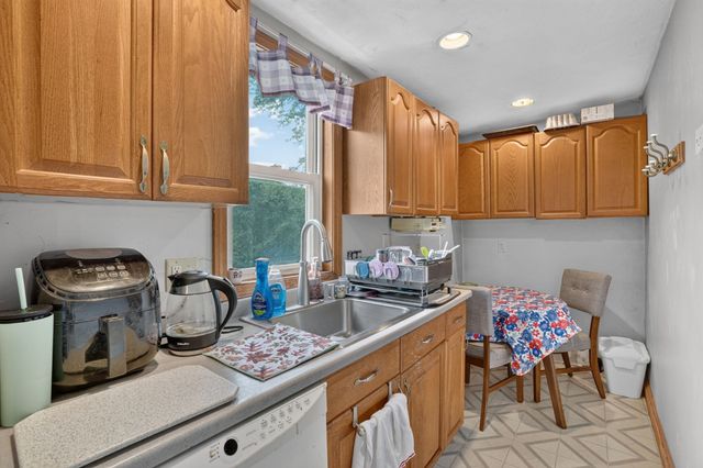 28-30 Crescent Ave, Melrose, MA 02176