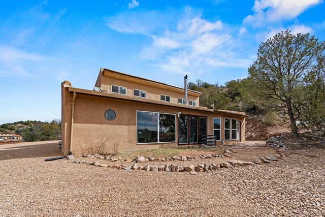 14 Lakeview Place, Sandia Park, NM 87047