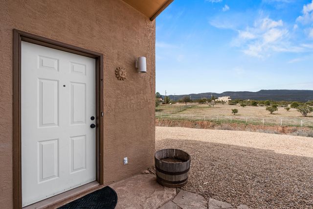 14 Lakeview Place, Sandia Park, NM 87047