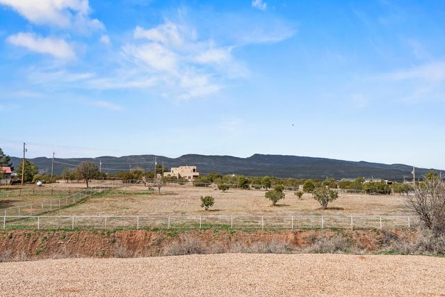 14 Lakeview Place, Sandia Park, NM 87047