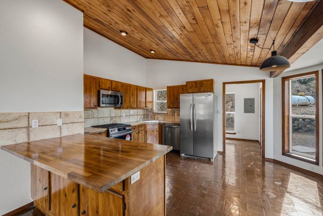 14 Lakeview Place, Sandia Park, NM 87047