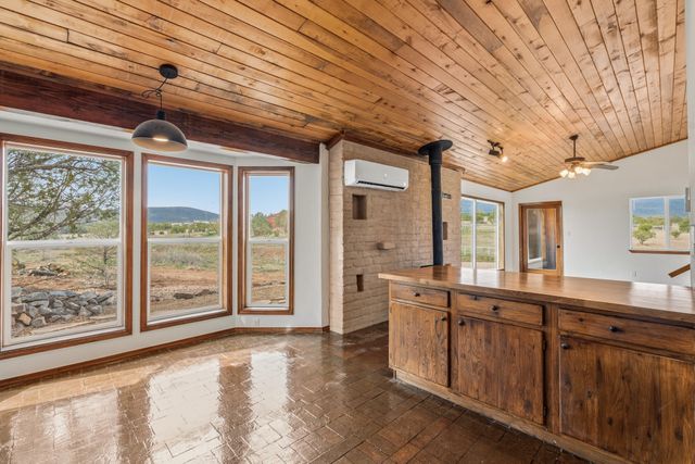 14 Lakeview Place, Sandia Park, NM 87047