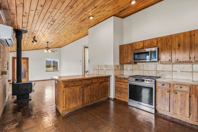 14 Lakeview Place, Sandia Park, NM 87047