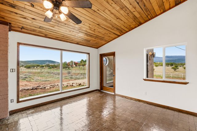 14 Lakeview Place, Sandia Park, NM 87047