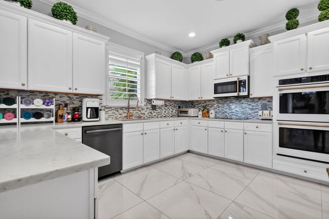 122 Andros Harbour Place, Jupiter, FL 33458