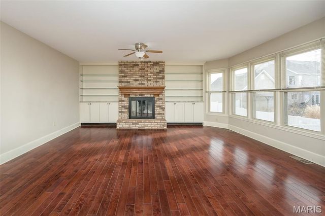 3465 Foxborough Circle, St Charles, MO 63301