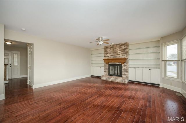 3465 Foxborough Circle, St Charles, MO 63301