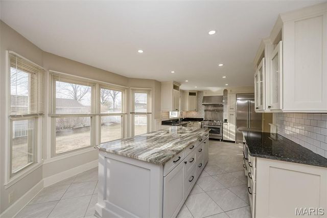 3465 Foxborough Circle, St Charles, MO 63301