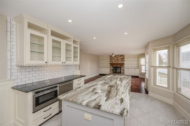 3465 Foxborough Circle, St Charles, MO 63301