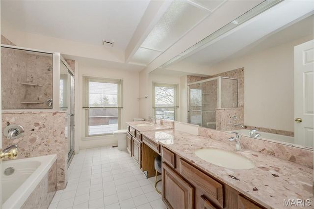 3465 Foxborough Circle, St Charles, MO 63301