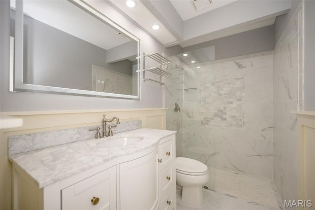 3465 Foxborough Circle, St Charles, MO 63301