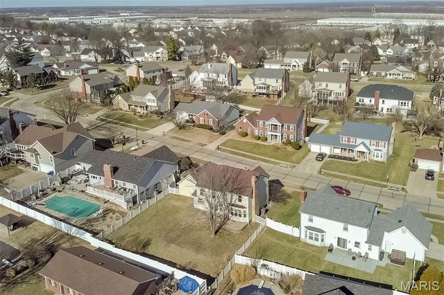 3465 Foxborough Circle, St Charles, MO 63301