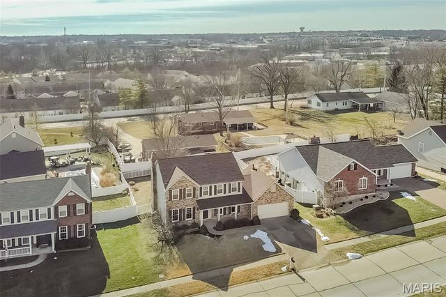 3465 Foxborough Circle, St Charles, MO 63301