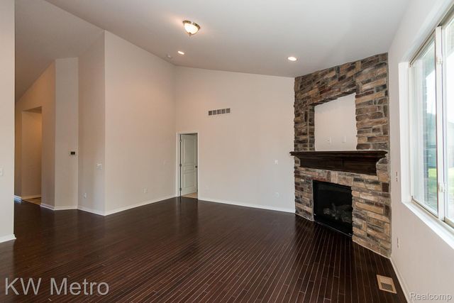 2696 John Bartley Circle, Sterling Heights, MI 48310